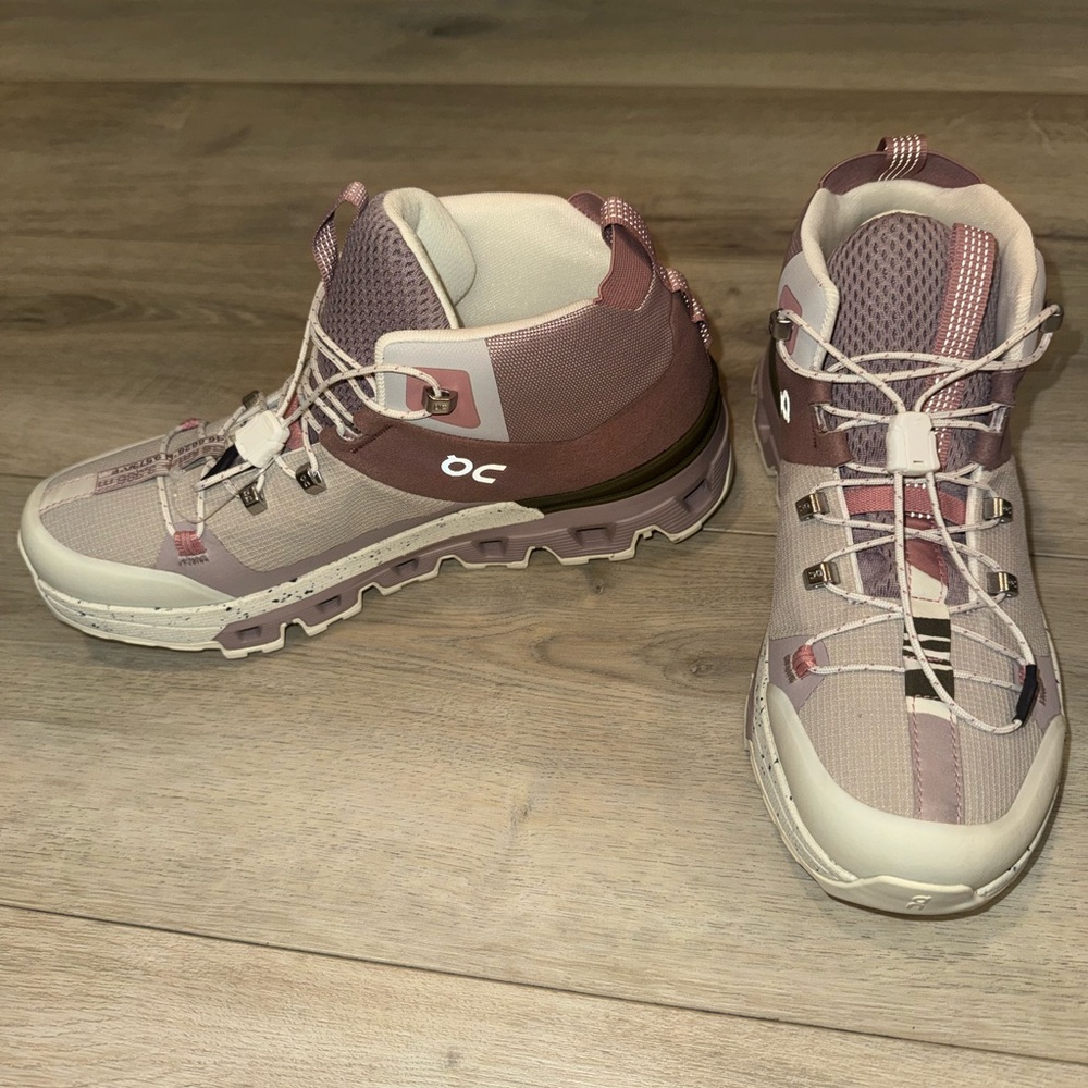 New On Cloud Running Women's Lace-Up Hiking Boots - Dusty Rose